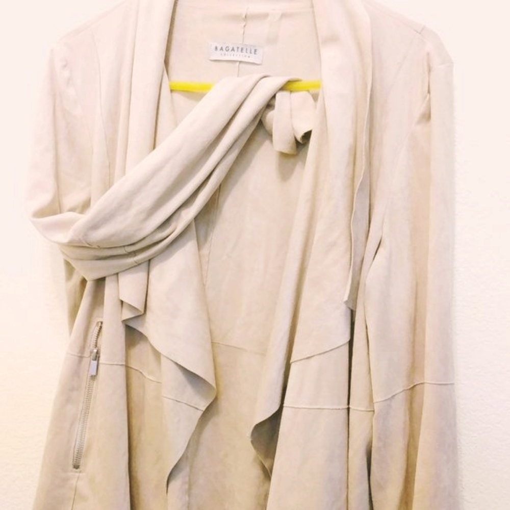 💥BAGATELLE COLLECTION - Women's Draped Lightweight Cream Faux Suede L Jacket
